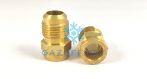 Соединитель латунный под пайку 1/2